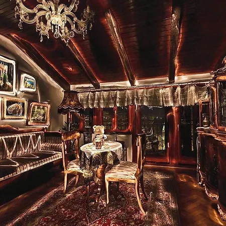 Royal Antique Lägenhet Split