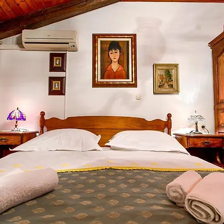 Royal Antique