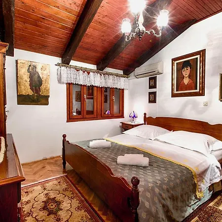 Apartment Royal Antique Apartment