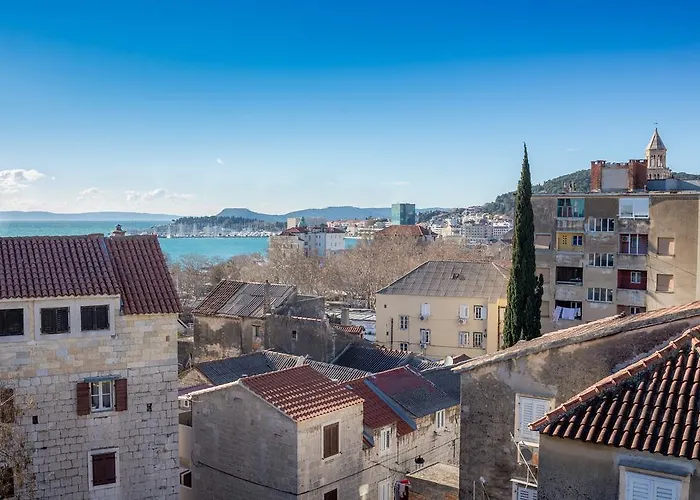 公寓 皇家古董公寓 *