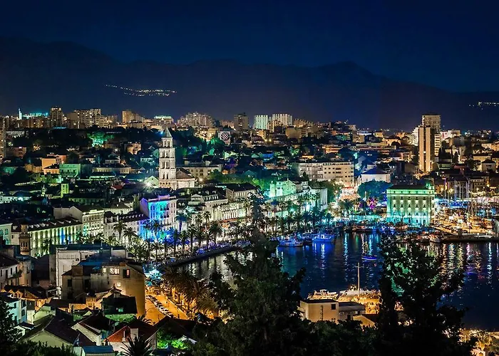 皇家古董公寓 *