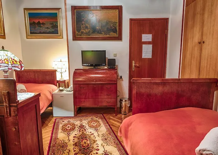 Royal Antique Apartment *