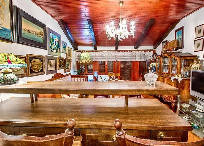 Royal Antique Apartment *